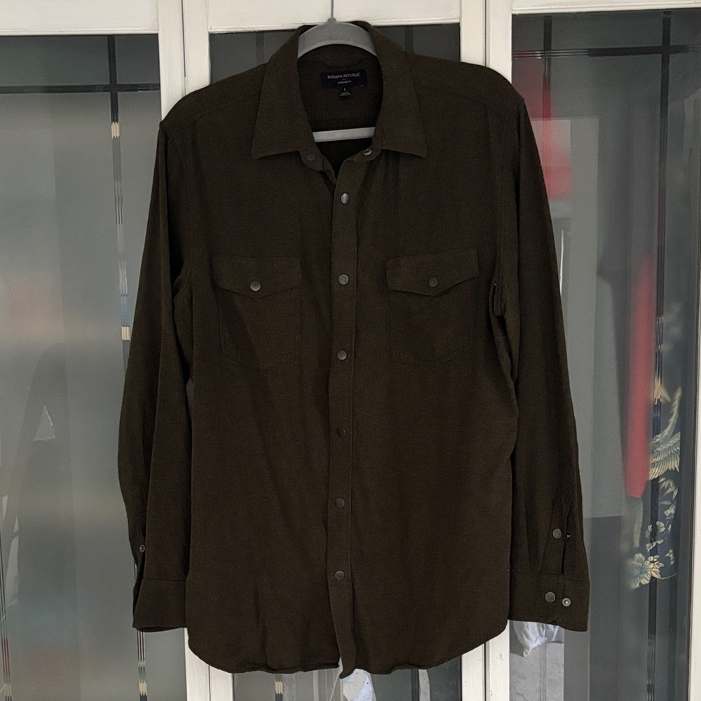 Banana Republic Men’s Button Down Shirt